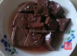 猪红焖韭菜的做法图解2