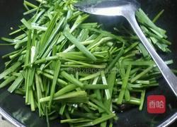 猪红焖韭菜的做法图解5