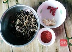 凉拌蕨菜的做法图解2