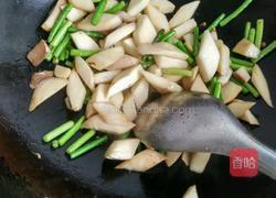 杏鲍菇炒腊肠的做法图解3