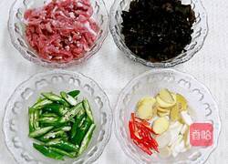 肉丝尖椒的做法图解2