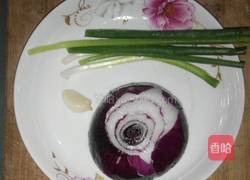 凉拌洋葱的做法图解1