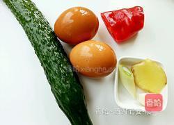 鸡蛋炒黄瓜的做法图解1