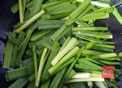 鸡蛋炒韭菜的做法图解6