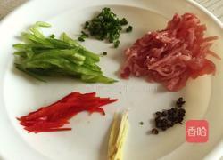青椒肉丝面的做法图解1