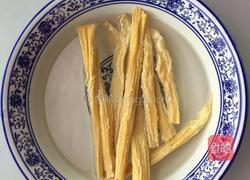 腐竹木耳拌黄瓜的做法图解1