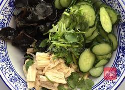 腐竹木耳拌黄瓜的做法图解7