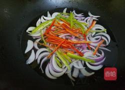洋葱拌木耳的做法图解5