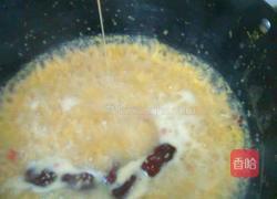 蛋黄小米粥的做法图解7