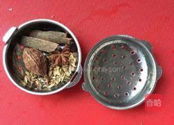 水煮五香花生米的做法图解2