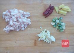 土豆丝炒芹菜的做法图解2