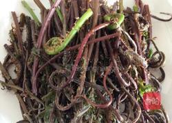 干煸猴腿土豆条的做法图解1