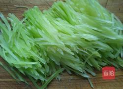 莴笋炒肉的做法图解1