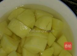 红烧土豆块的做法图解2