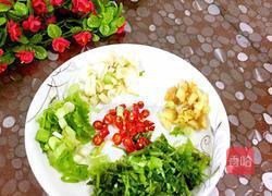 香辣姜葱爆炒花甲的做法图解3