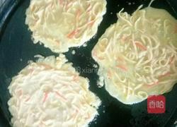 鸡蛋土豆丝饼的做法图解4
