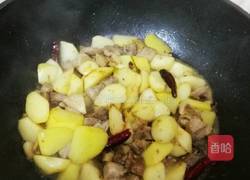 土豆烧肉的做法图解6
