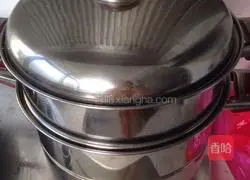 Illustration of how to cut steamed buns with milk knife 10