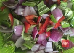 泡椒爆炒鱿鱼的做法图解3