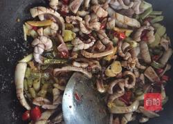 泡椒爆炒鱿鱼的做法图解5