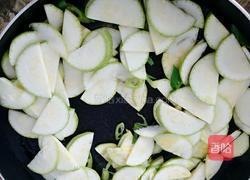 西葫芦炒鸡蛋的做法图解9