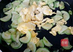 西葫芦炒鸡蛋的做法图解11