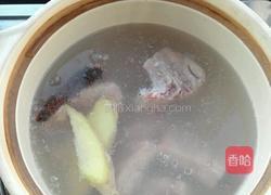 山药玉米排骨汤的做法图解3