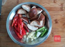 腊肉炒西兰花的做法图解2