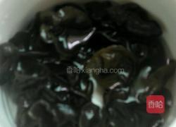 凉拌黑木耳的做法图解1
