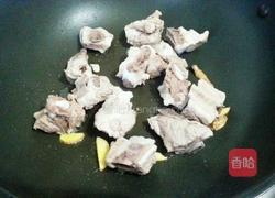 玉米胡萝卜炖排骨的做法图解3