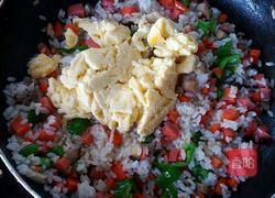 黄金蛋炒饭的做法图解9