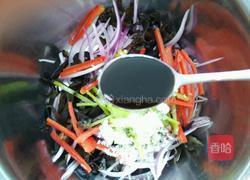 木耳拌洋葱的做法图解7