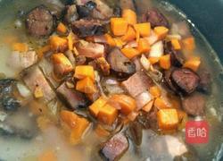 电饭煲腊肉香肠煲仔饭的做法图解7