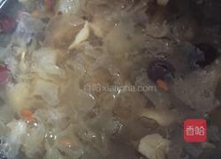 银耳红枣莲子羹的做法图解4