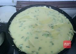 摊鸡蛋饼的做法图解3