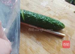 蓑衣凉拌黄瓜的做法图解2