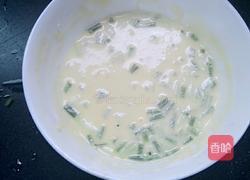 摊鸡蛋饼的做法图解2