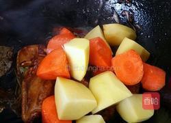 红烧鸡翅炖土豆的做法图解11