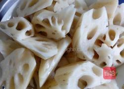 莲藕炖排骨的做法图解1