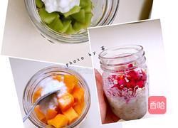 时下流行的快手早餐-隔夜燕麦的做法图解3