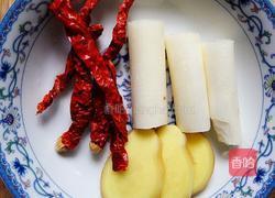 宣威火腿蔬菜菌汤的做法图解2