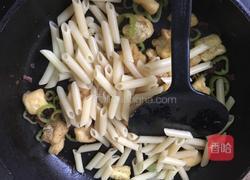 豆泡凤尾鱼意大利斜管面的做法图解4