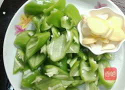 青椒炒肥肠的做法图解6