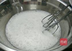 草莓奶油蛋糕卷的做法图解9