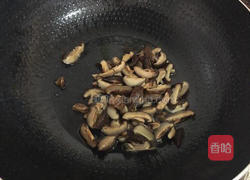 香菇西兰花的做法图解7