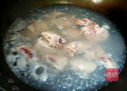 冬瓜炖排骨的做法图解2