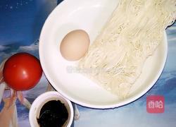 鸡蛋面条的做法图解1