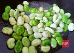 蚕豆炒韭菜的做法图解6