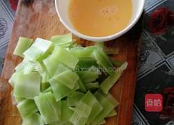 莴苣炒鸡蛋的做法图解2