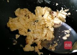 莴苣炒鸡蛋的做法图解3